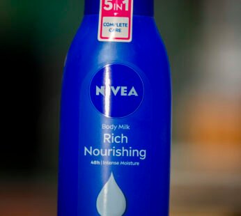 NIVEA Rich Nourishing Body Milk.