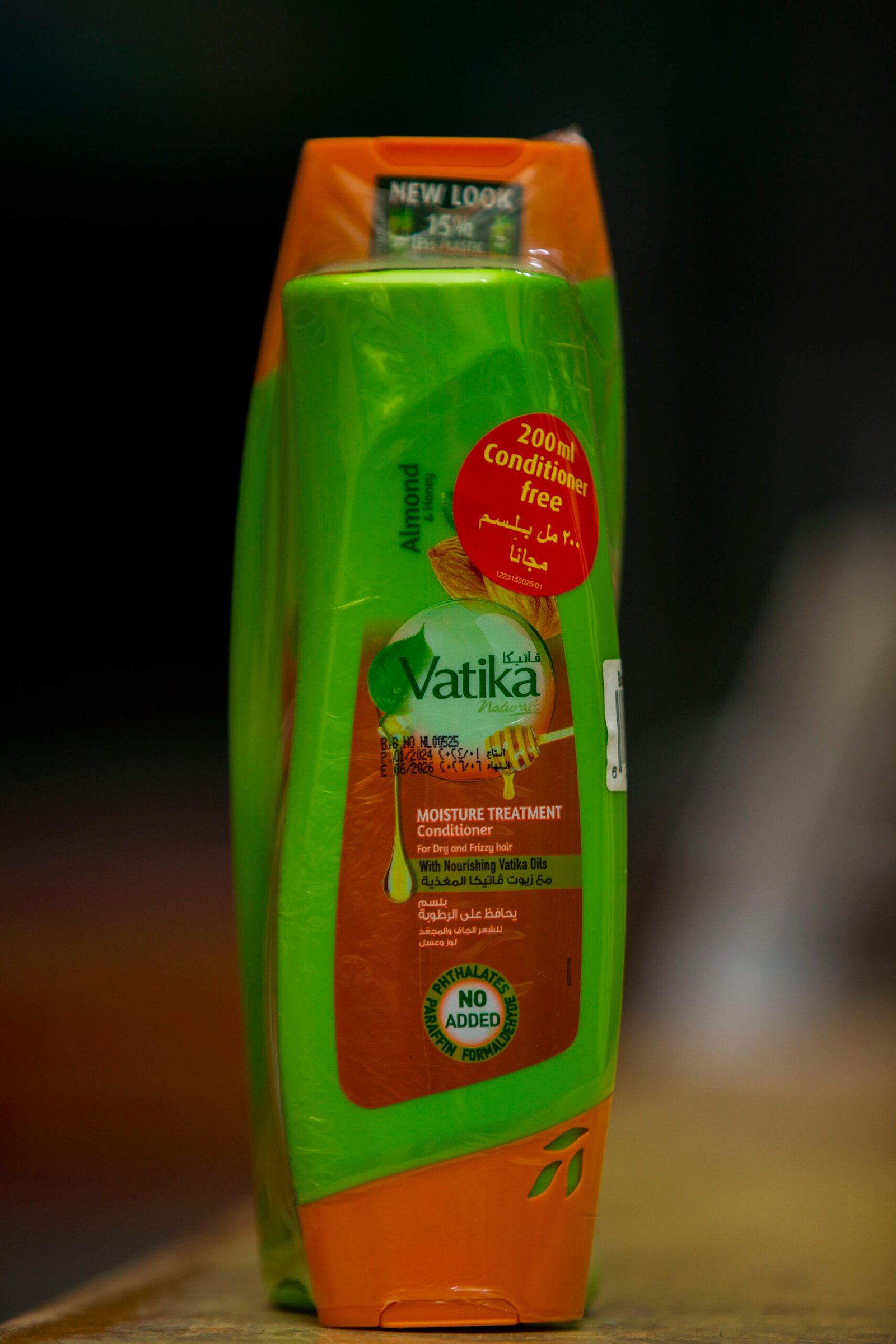 VATIKA MOISTURE TREATMENT SHAMPOO