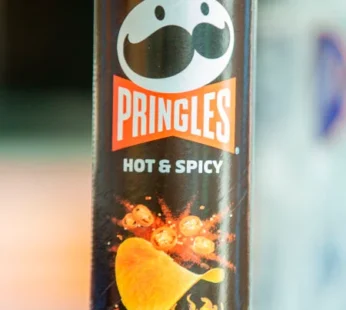 PRINGLES HOT & SPICY POTATO CRISPS