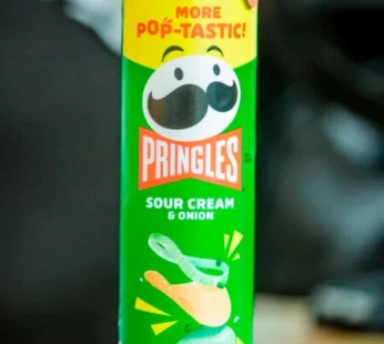 PRINGLES SOUR CREAM & ONION POTATO CRISPS